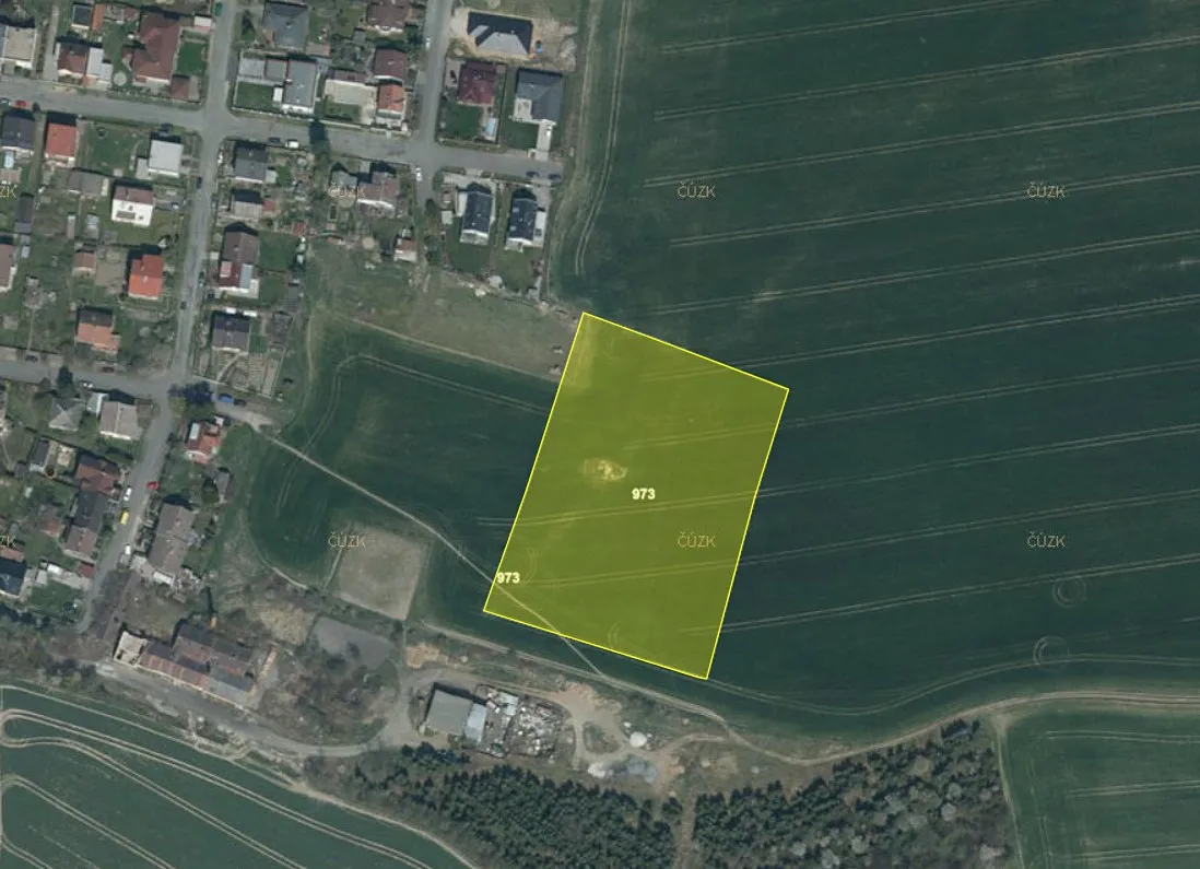 Prodej podílu 1/2 pozemku 4609 m²